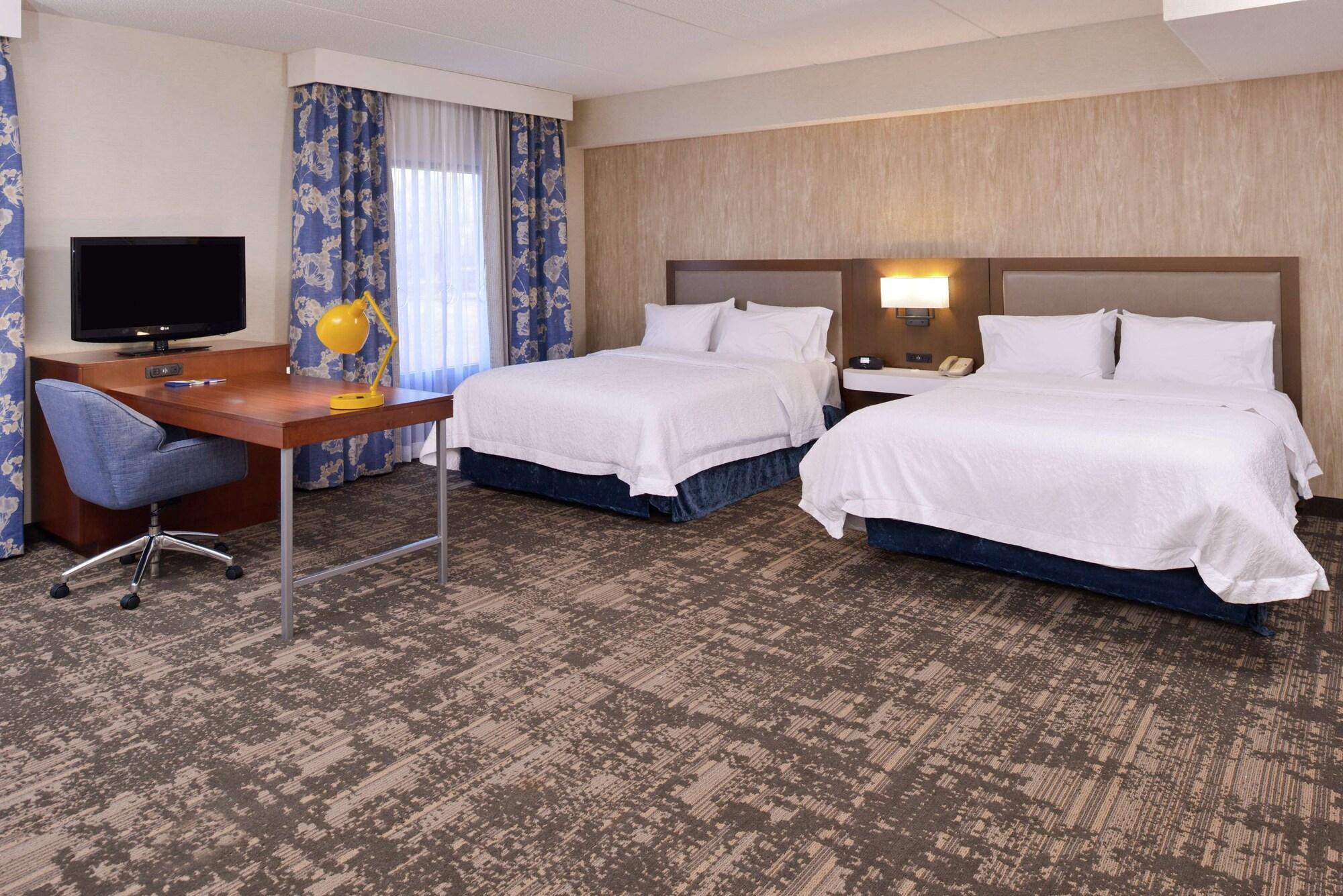 Hampton Inn & Suites Wilmington Exterior photo